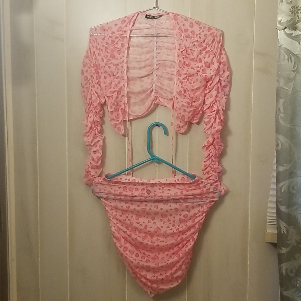 Allover heart print tie front ruffle
